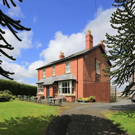 The Old Vicarage Dolfor Hotel Newtown  Buitenkant foto