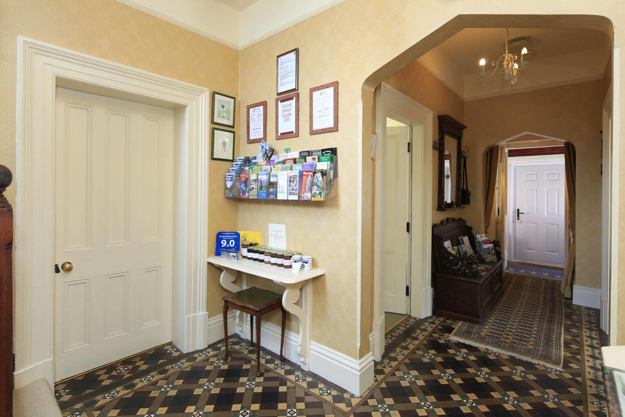 The Old Vicarage Dolfor Hotel Newtown  Buitenkant foto