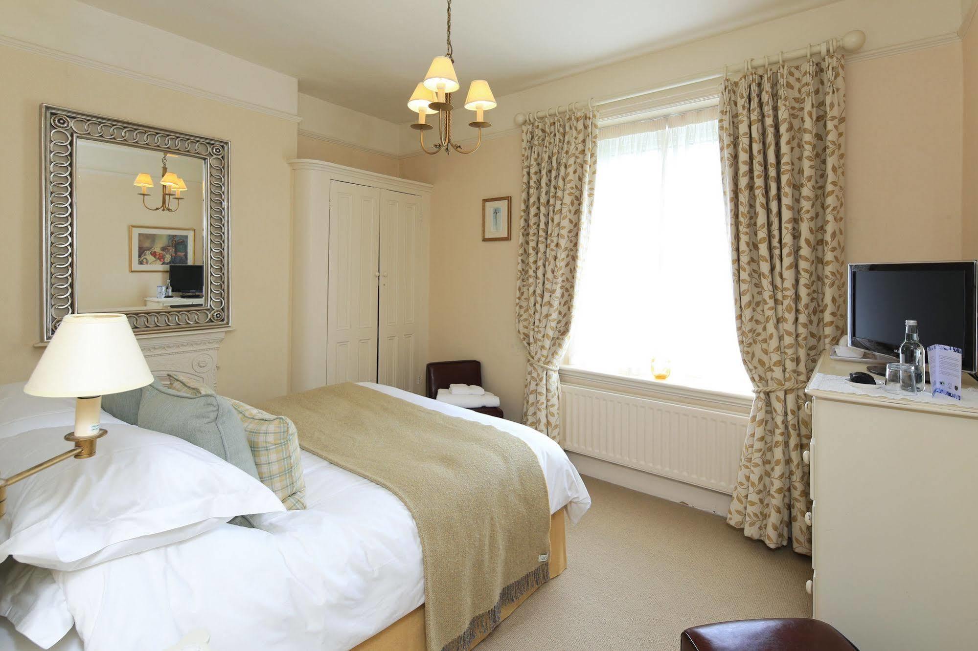 The Old Vicarage Dolfor Hotel Newtown  Buitenkant foto